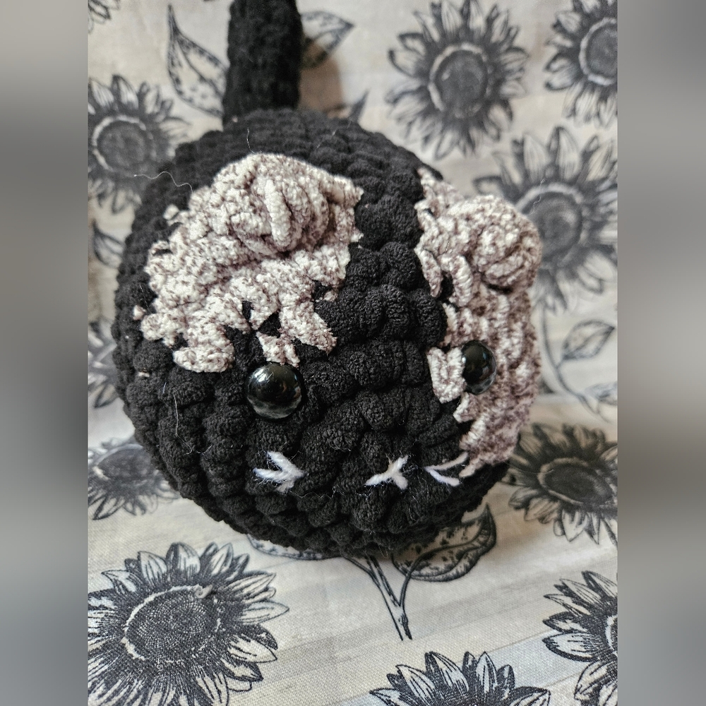 Crochet Calico Loaf Cat Amigurumi Plushie - Picture 8 of 10